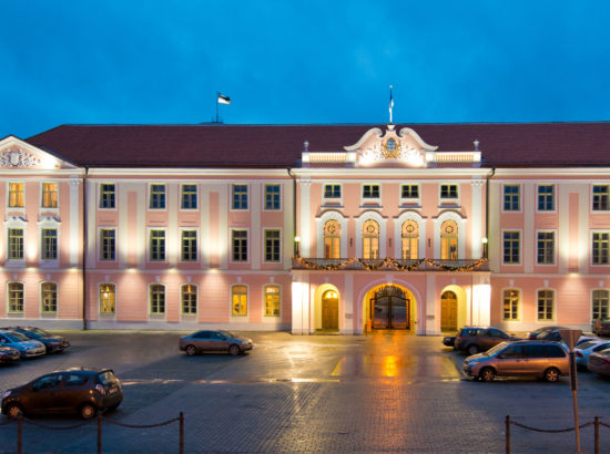 Toompea loss öösel (Paul Kuimet, 2013)